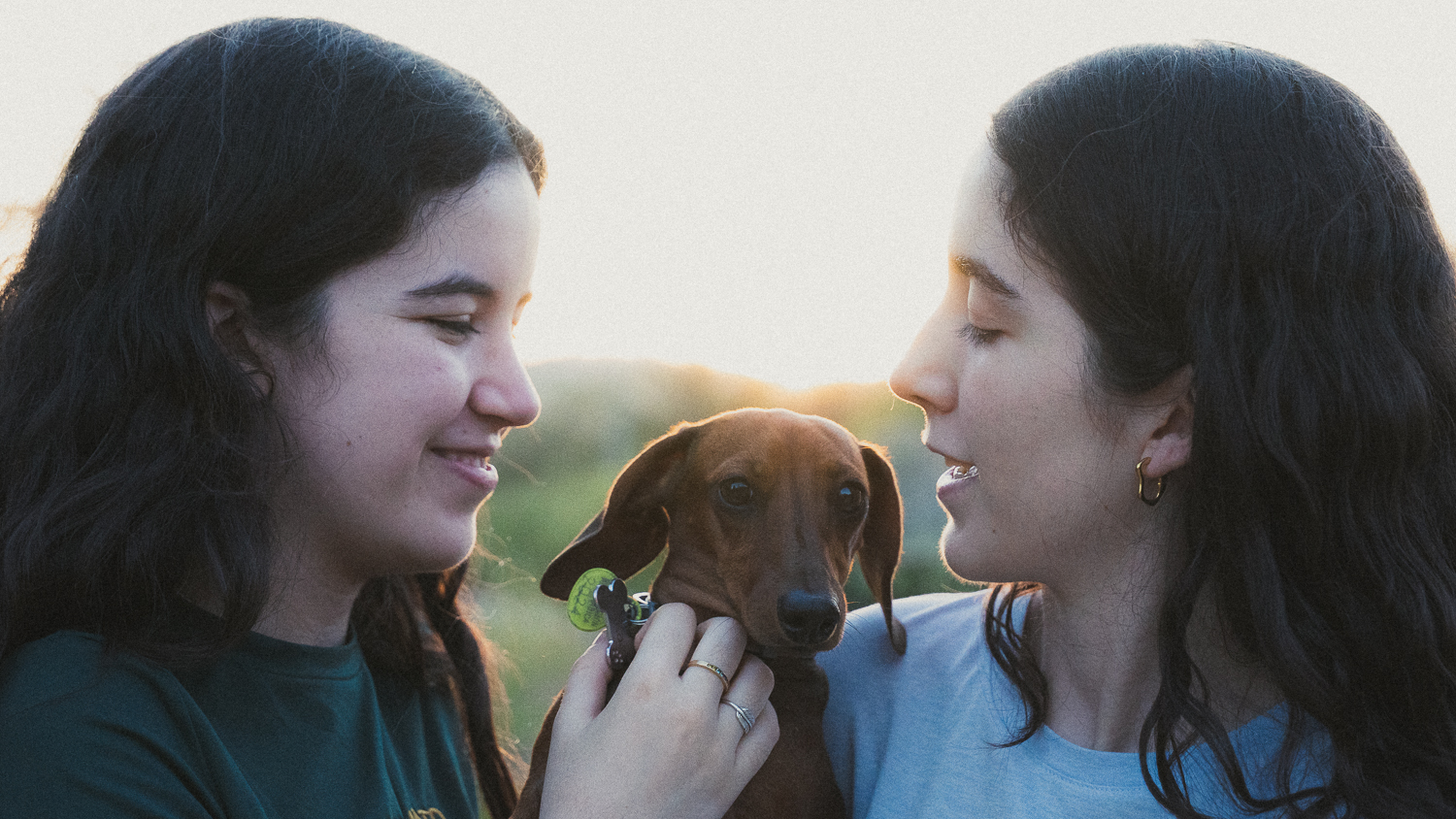 Kika con su familia al atardecer
